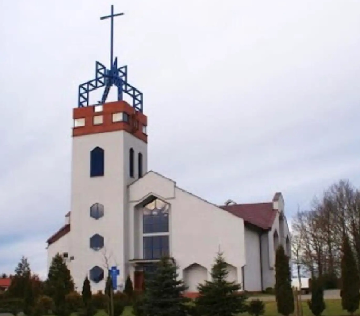 Kościół parafialny – widok 1