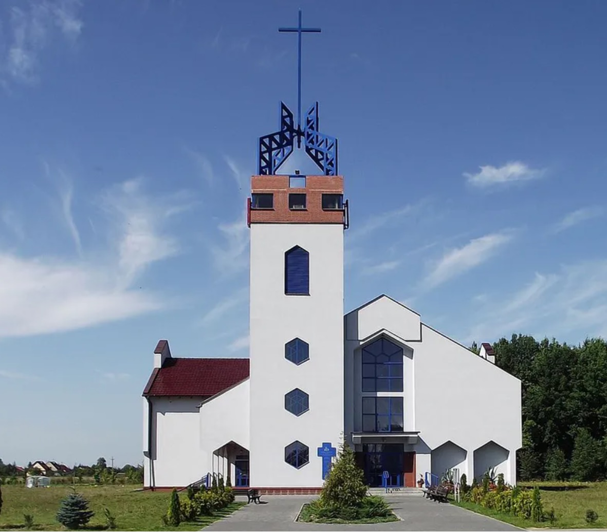 Kościół parafialny – widok 2